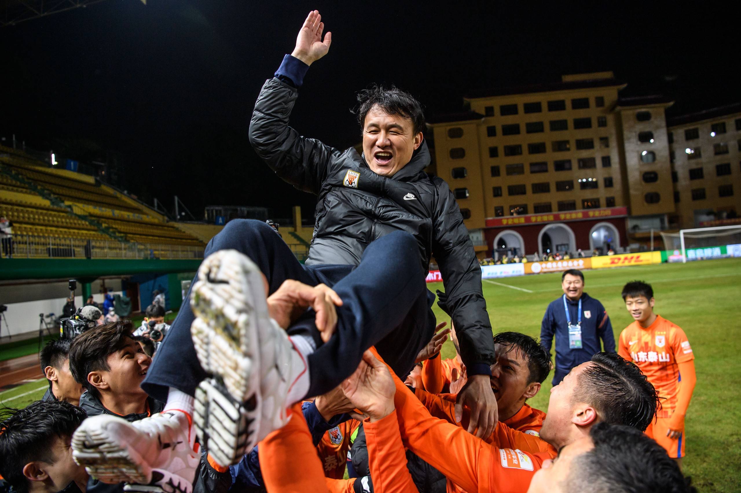 三亿官方网站 -包含中超冲刺阶段再迎强敌,夏洛特黄蜂迎来里程碑,主帅态度——媒体盛赞,球队文化再被提及的词条