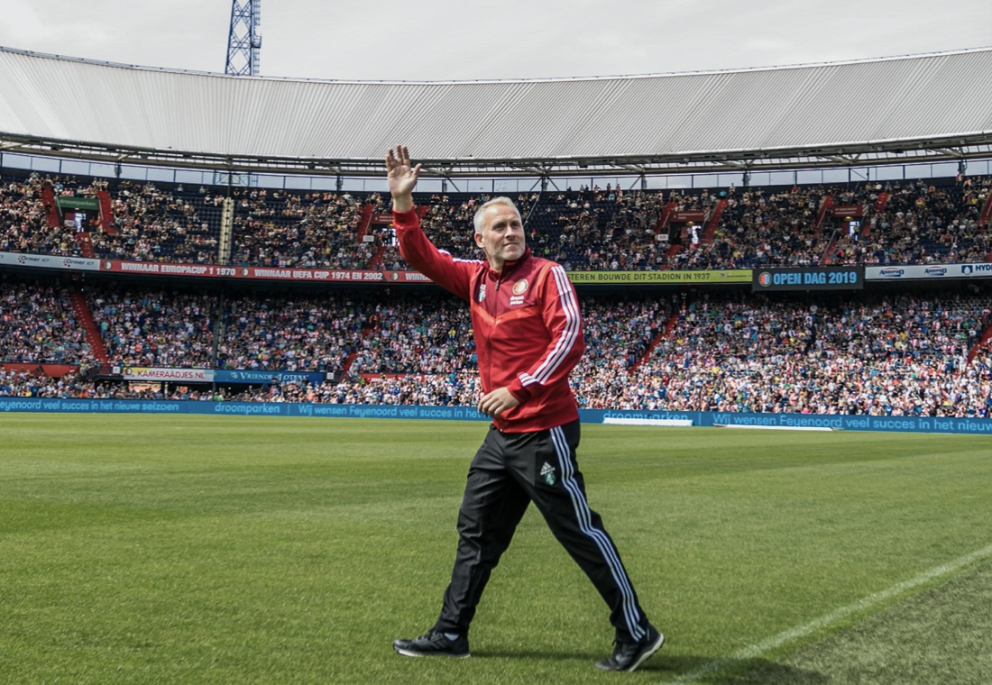 三亿体育 -风云突变！上海海港加时末段官宣签约，荷甲版图或变，压力陡增，更衣室氛围转暖(末段爱情付小羽结局)